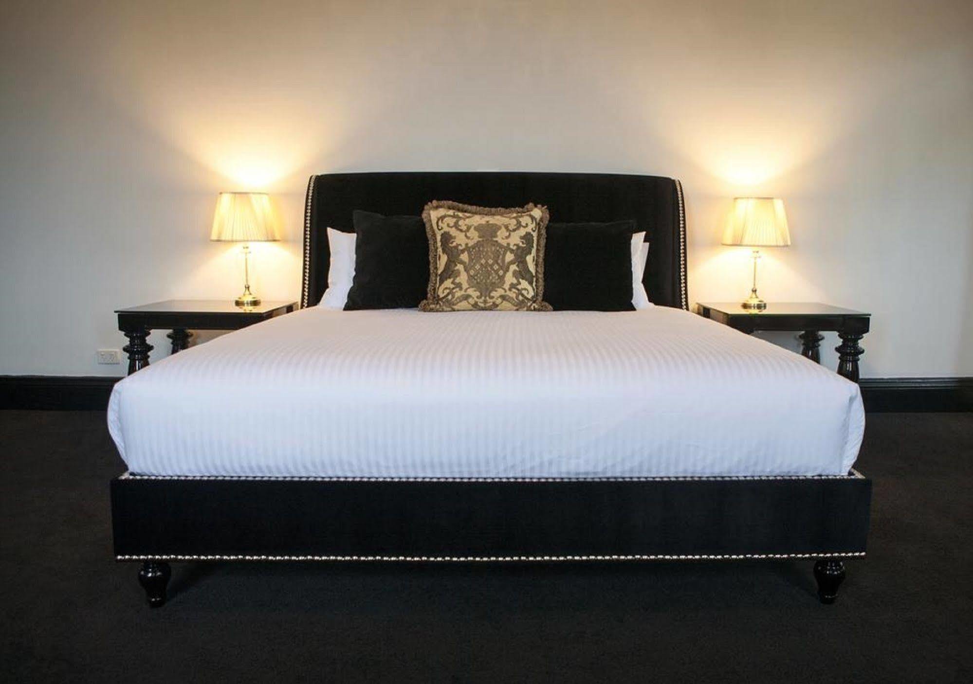 The Royal Hotel มอร์นิงตัน ภายนอก รูปภาพ